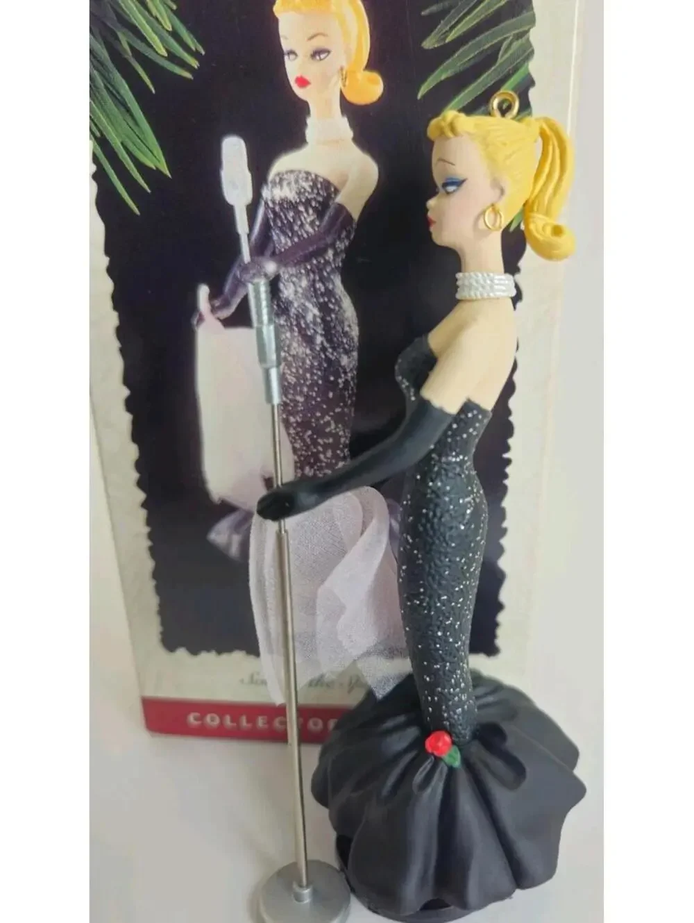 1995 Hallmark Keepsake Barbie Ornament “Solo In The Spotlight” #2 Series